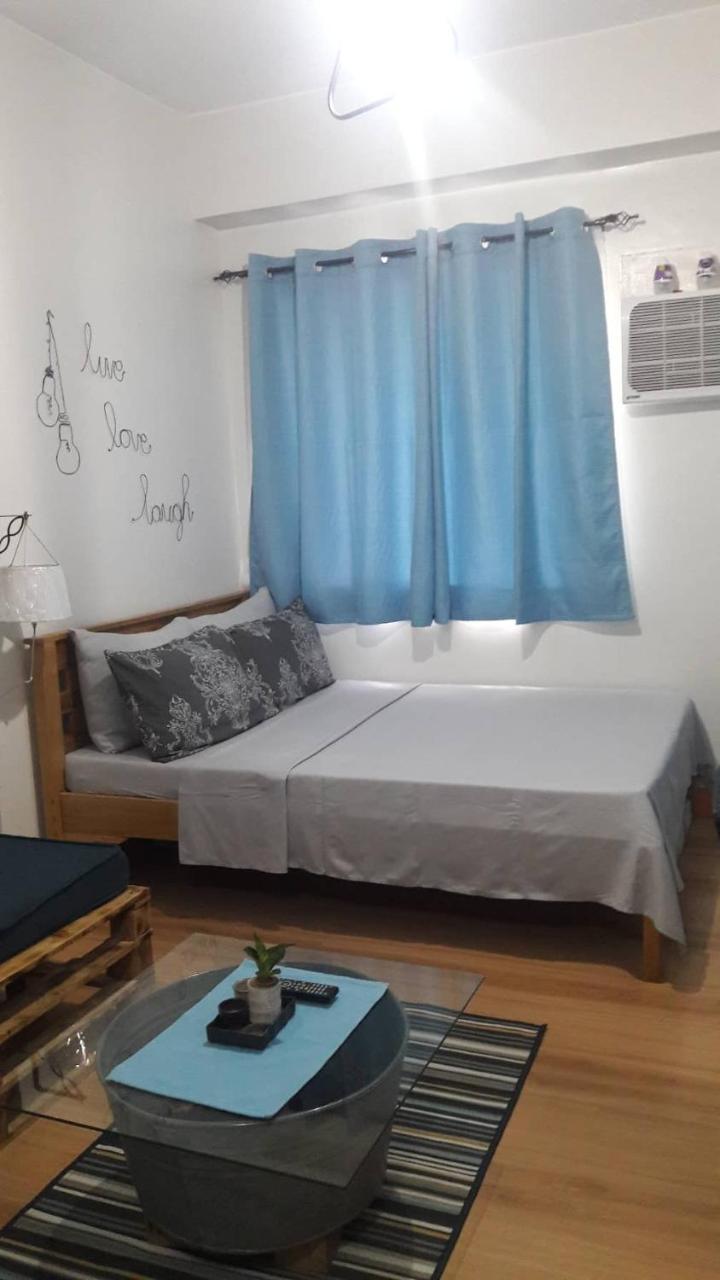 The Treehouse B @ Trees Residences Манила Екстериор снимка